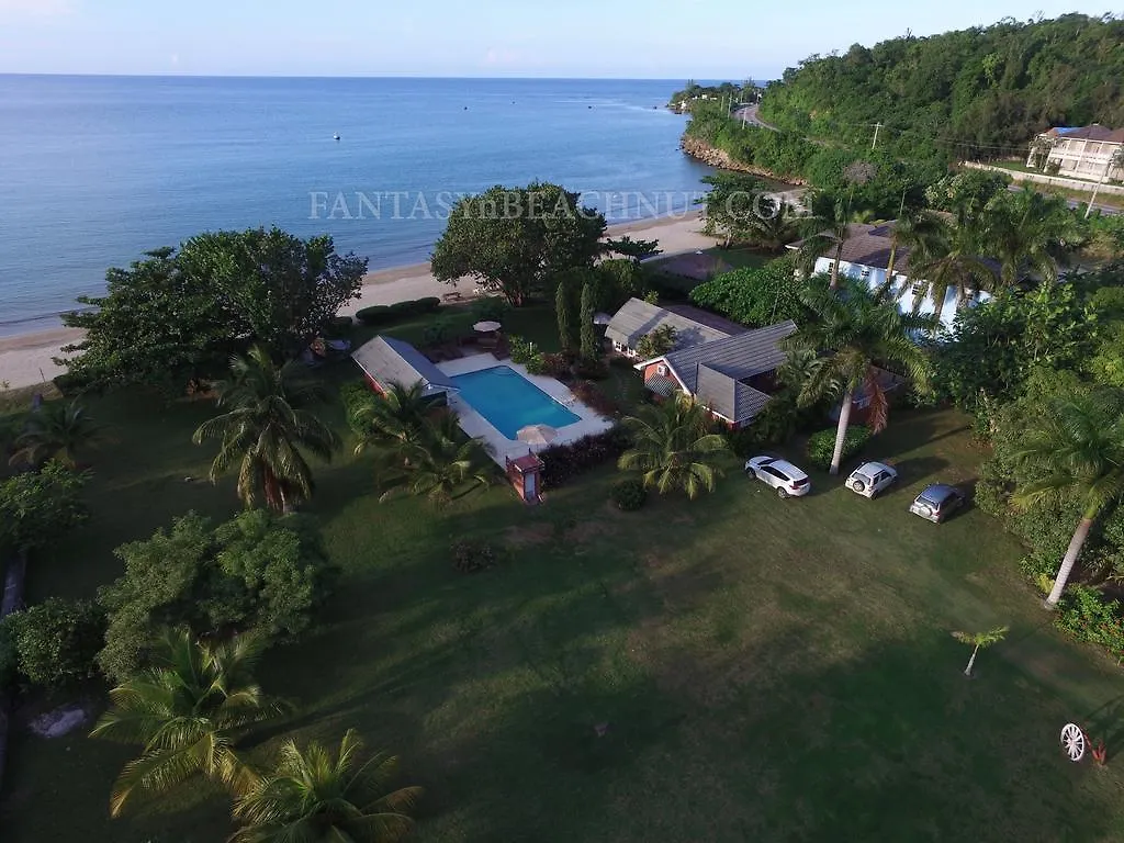 Fantasy & Beachnut Villas  Rio Bueno