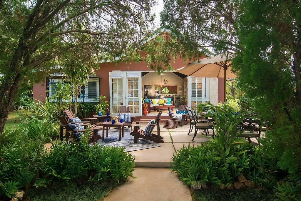 Fantasy & Beachnut Villas